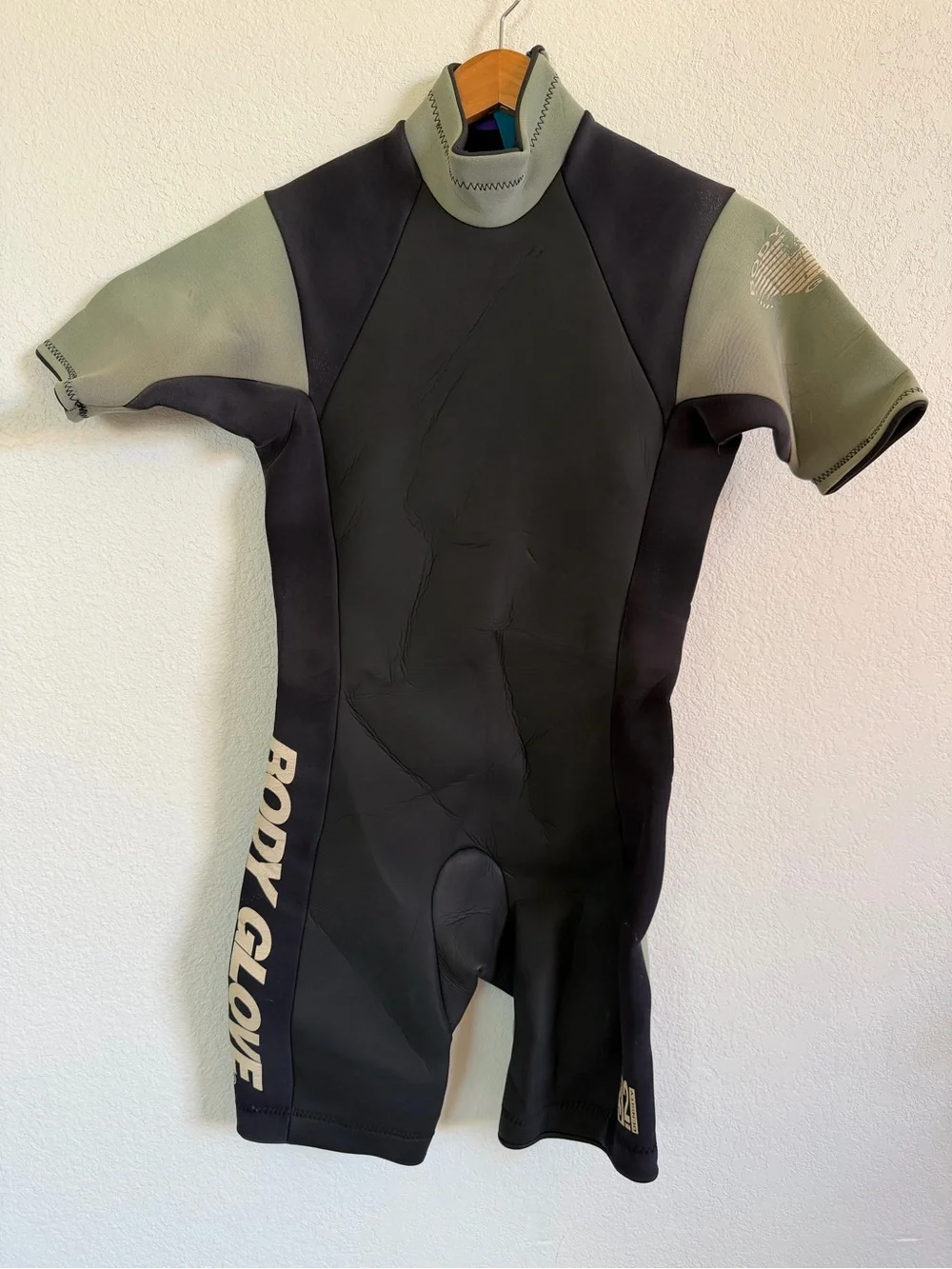Body Glove Men’s Medium Black and Olive Shorty Neoprene Wetsuit